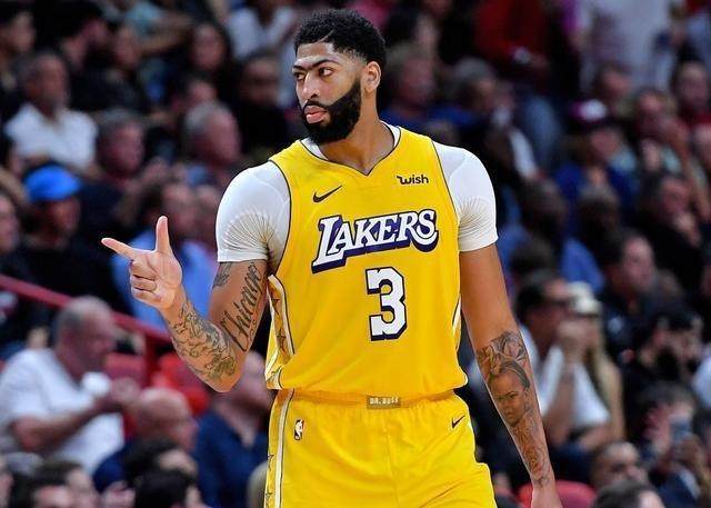 黄金甲体育-认清现实？浓眉：我们要以挑战者自居 否则别谈争冠