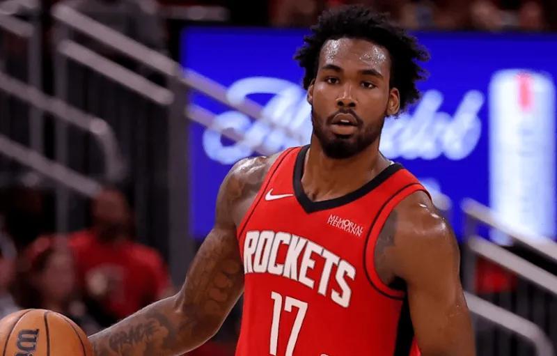 黄金甲体育-火箭4小将再曝弊端！伊森阿门运球真垮，史密斯神经刀，申京撅腚