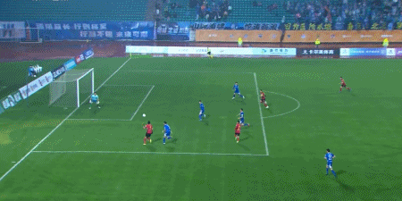 黄金甲体育-南京城市2-1逆转长春亚泰，泽-维托尔破门、余梦辉建功