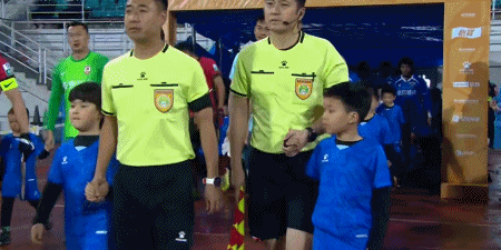 黄金甲体育-南京城市2-1逆转长春亚泰，泽-维托尔破门、余梦辉建功