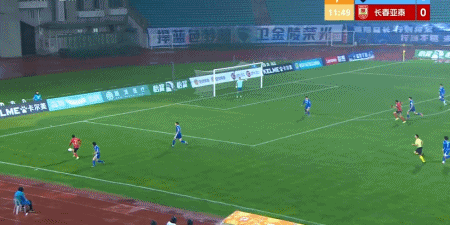 黄金甲体育-南京城市2-1逆转长春亚泰，泽-维托尔破门、余梦辉建功