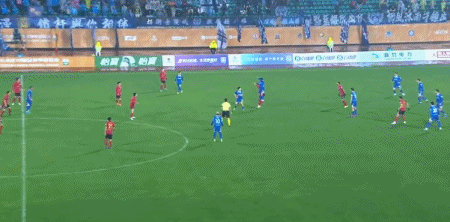 黄金甲体育-南京城市2-1逆转长春亚泰，泽-维托尔破门、余梦辉建功